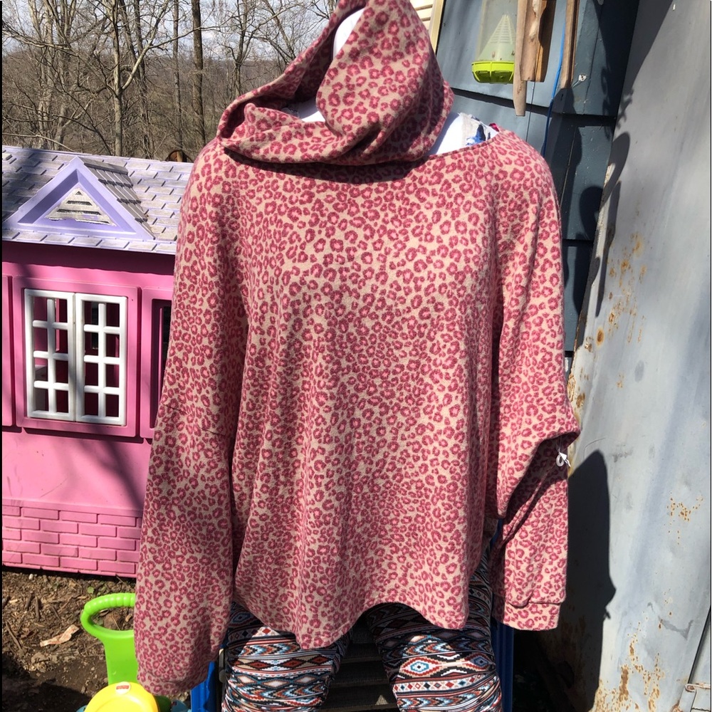 Terra and sky open shoulder top